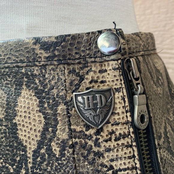 🍒SOLD🍒Harley Davidson Leather Mini Skirt - Picture 4 of 5